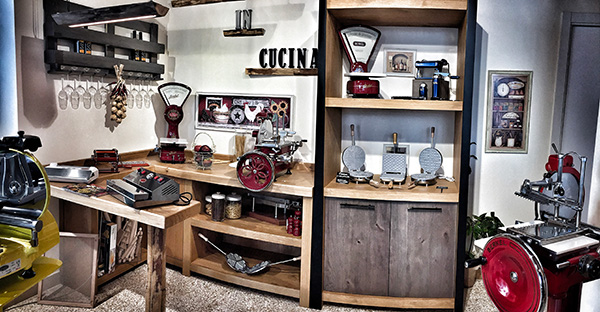 Arredamento esercizi commerciali Arredamento esercizi commerciali